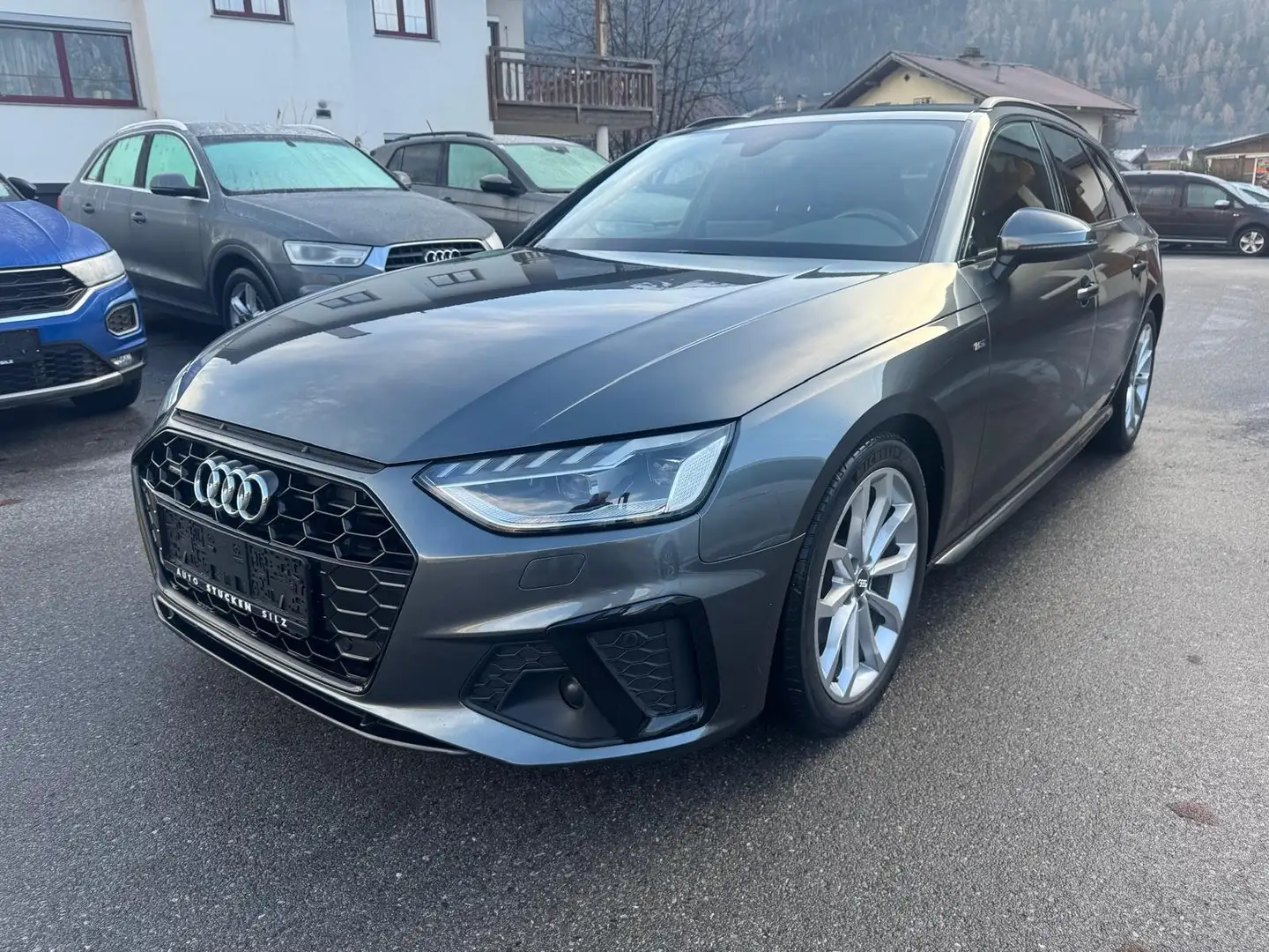 Audi A4 40 TDI quattro S line Grau - 2