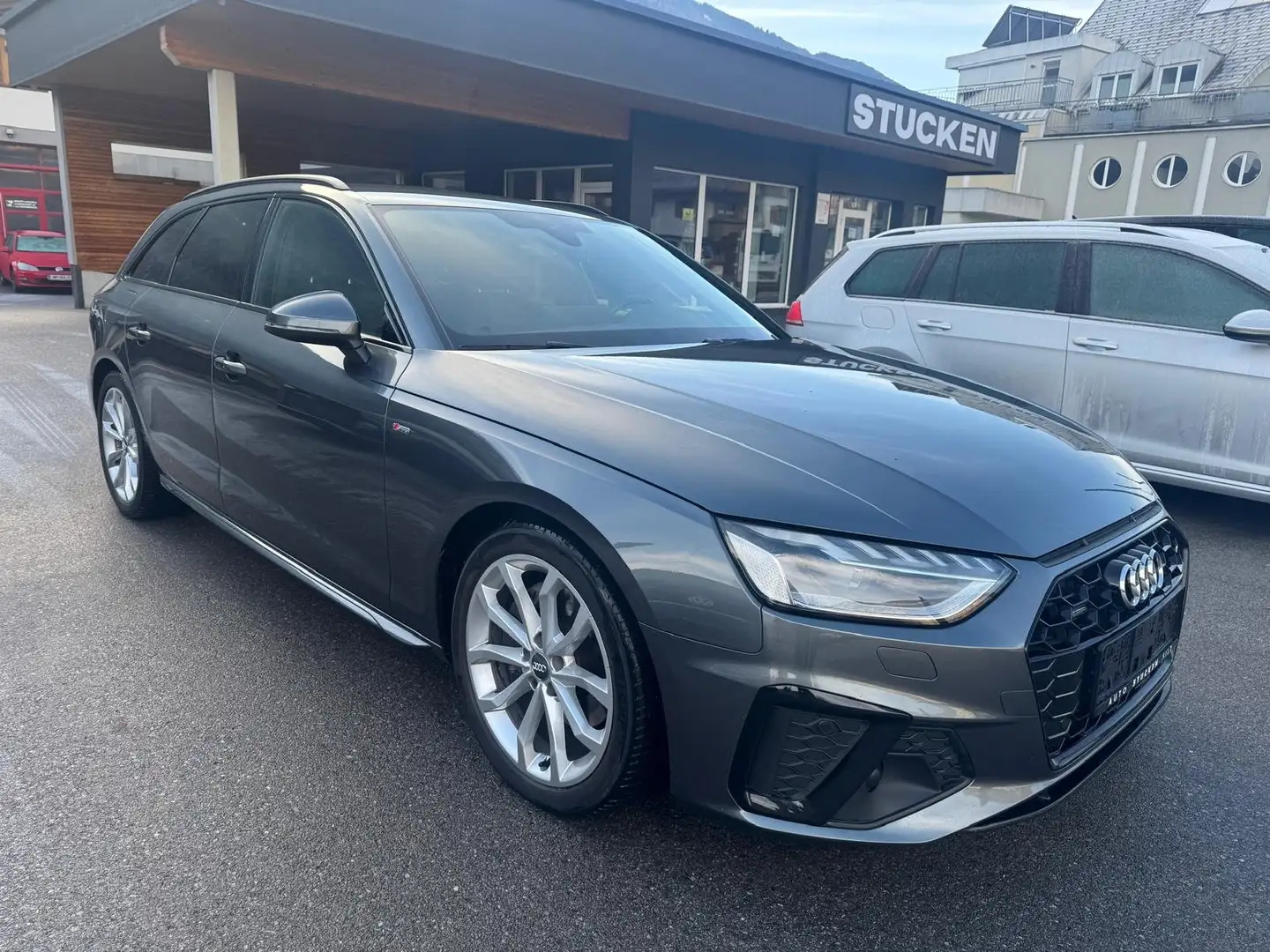 Audi A4 40 TDI quattro S line Grau - 1