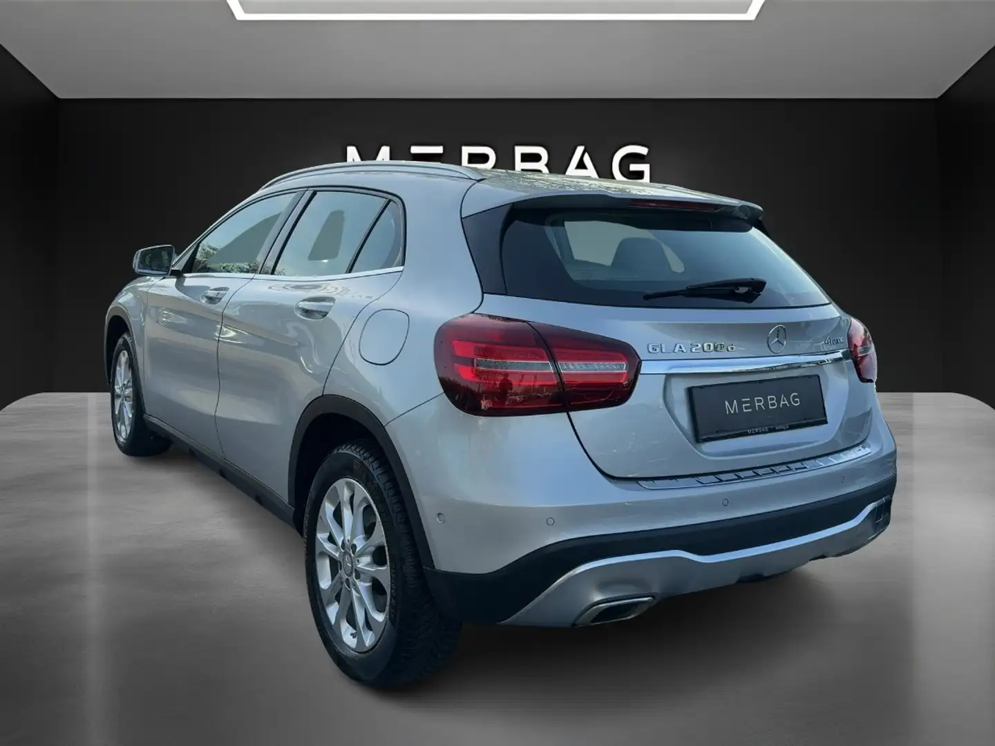 Mercedes-Benz GLA 200 d 4MATIC Argent - 2