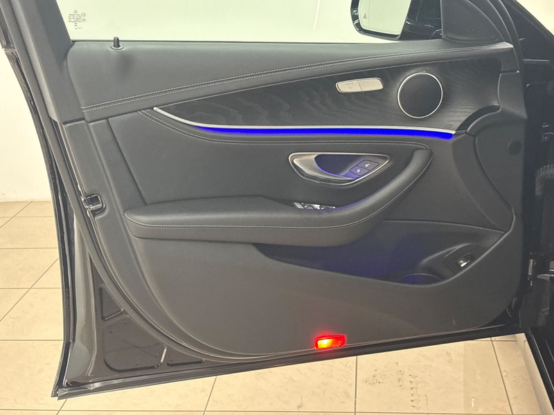 Mercedes-Benz E 220 d T-Modell AMG RFK ACC VirtualCockpit — photo 13