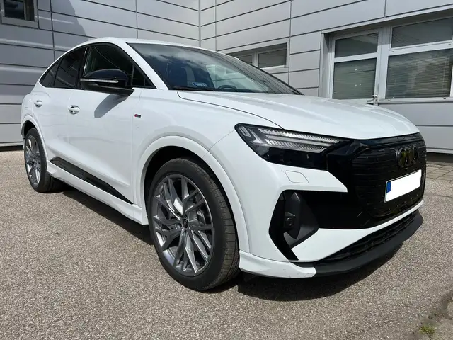 Audi Q4 e-tron Sportback 40 basis AHK MagRide Matrix S-Line 15...