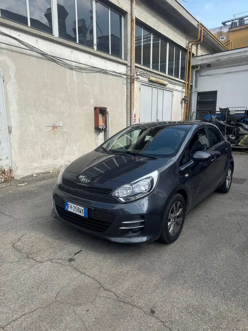 Kia Rio 1.1 CRDI  Uefa Euro 2016 Grigio - 1