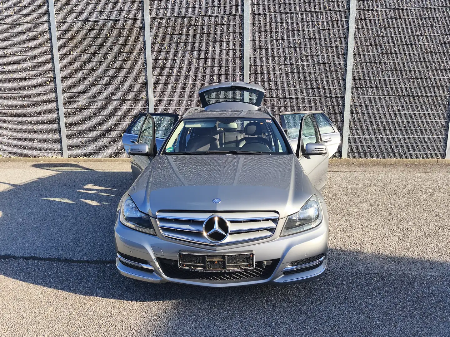 Mercedes-Benz C 180 C-Klasse T-Modell T (BlueEFFICIENCY) Avantgarde Gris - 1