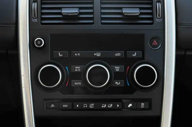 Land Rover Discovery Sport view 19