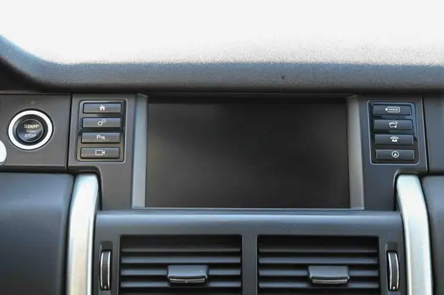 Land Rover Discovery Sport view 18