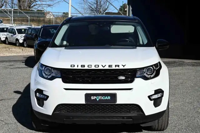 Land Rover Discovery Sport view 2