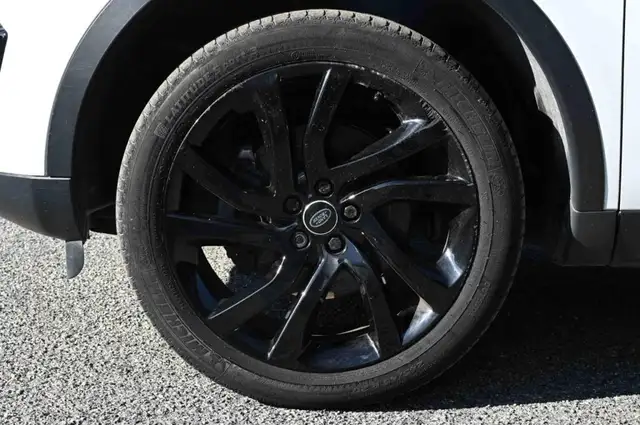 Land Rover Discovery Sport view 10