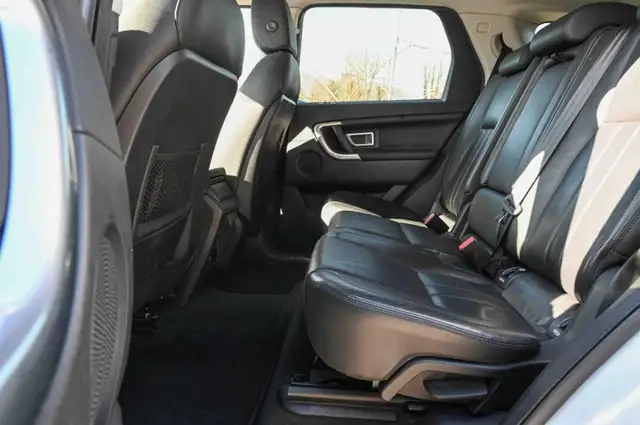 Land Rover Discovery Sport view 15