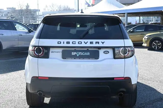 Land Rover Discovery Sport view 6