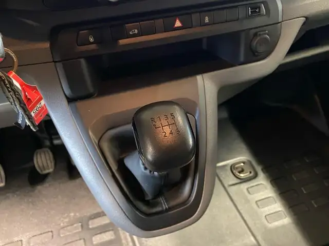 Peugeot Expert view 12
