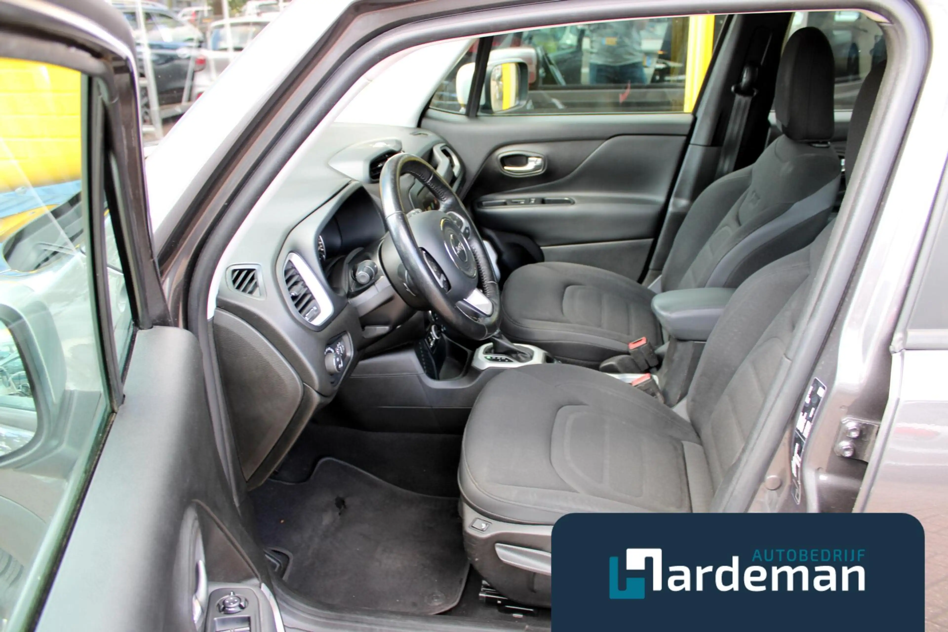 Jeep Renegade 1.4 MultiAir Limited Trekhaak Xenon — photo 7