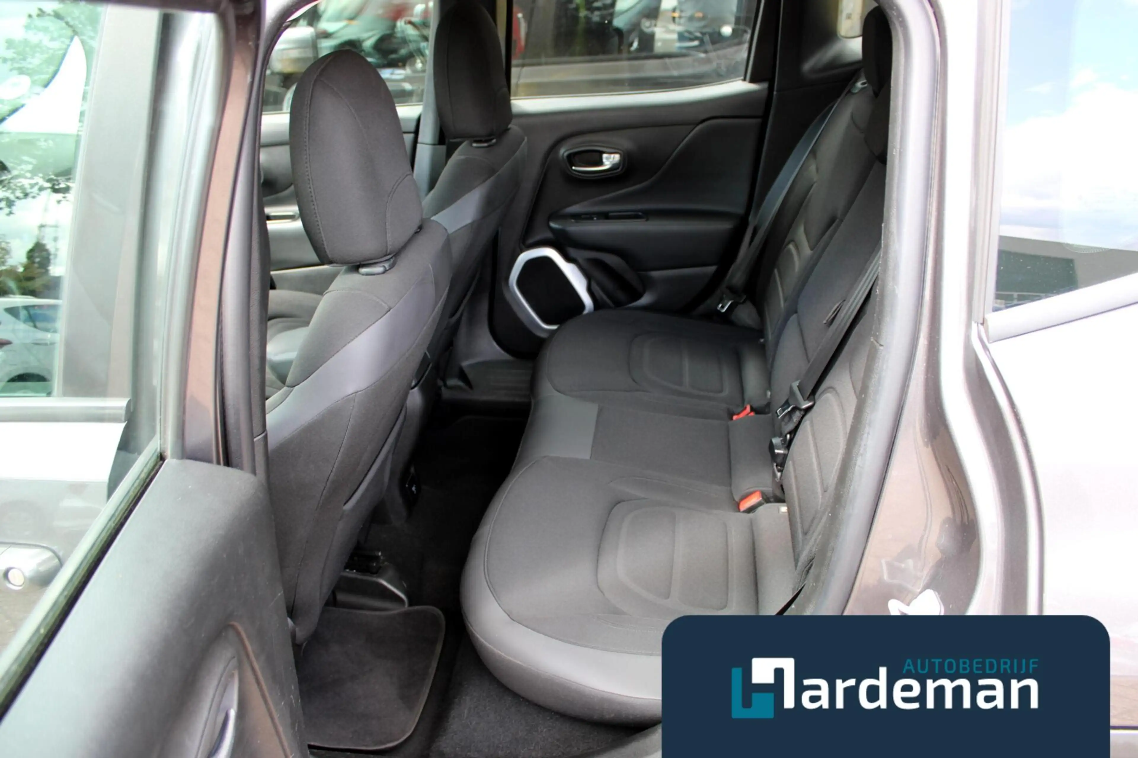 Jeep Renegade 1.4 MultiAir Limited Trekhaak Xenon — photo 8