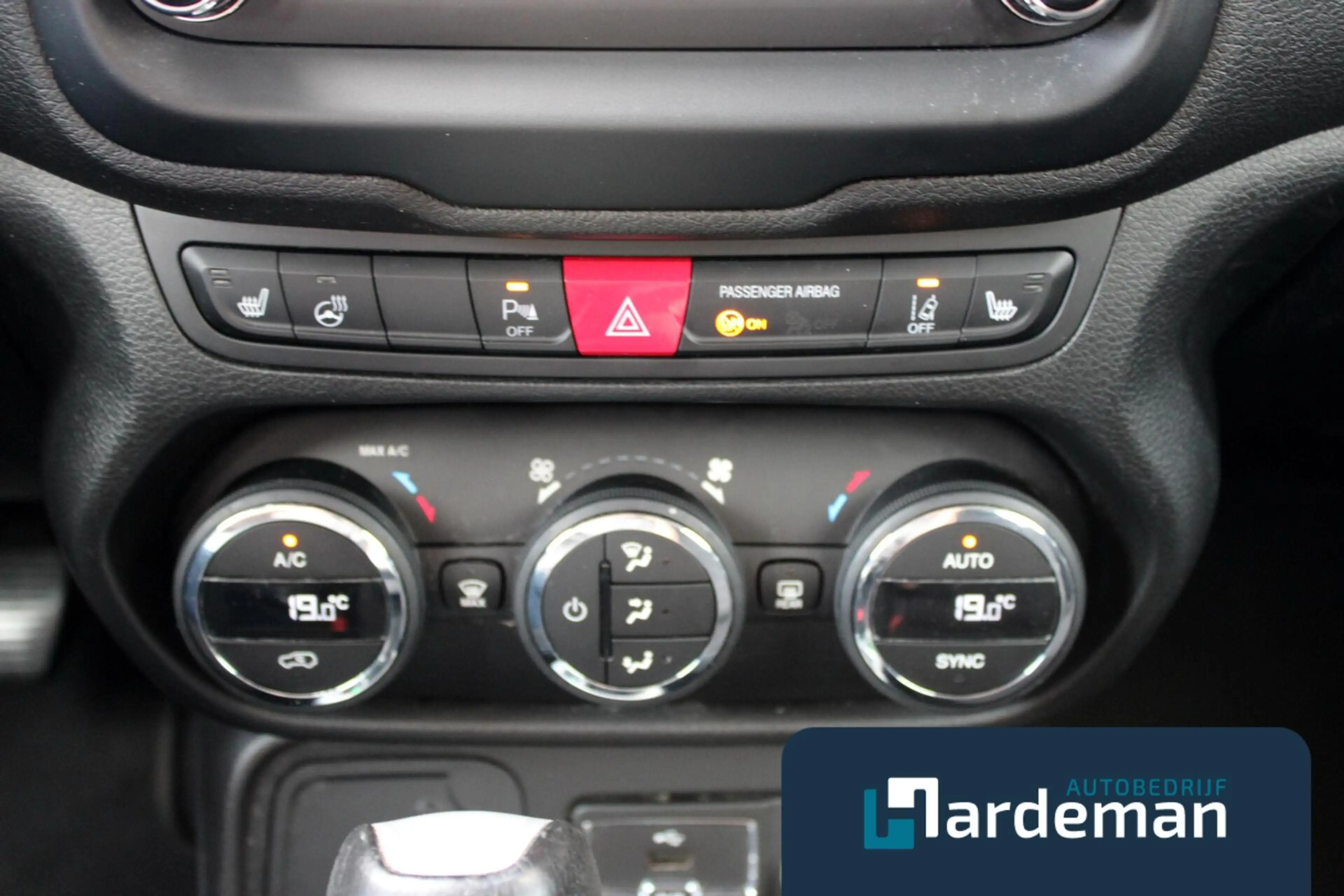 Jeep Renegade 1.4 MultiAir Limited Trekhaak Xenon — photo 13