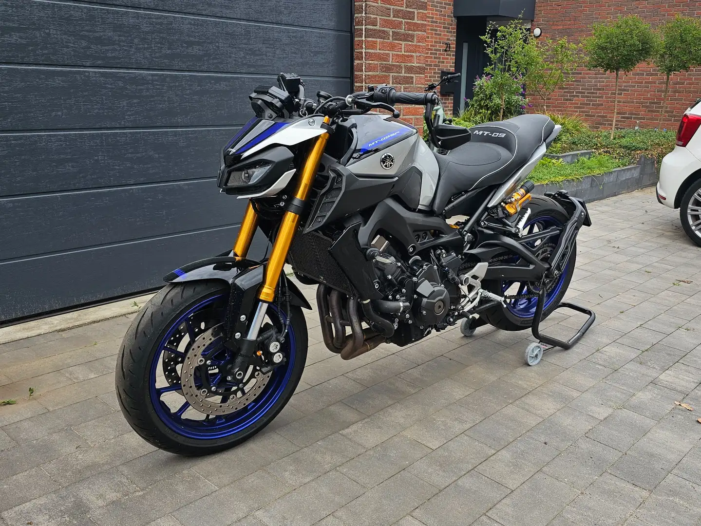Yamaha MT-09 SP Zilver - 2