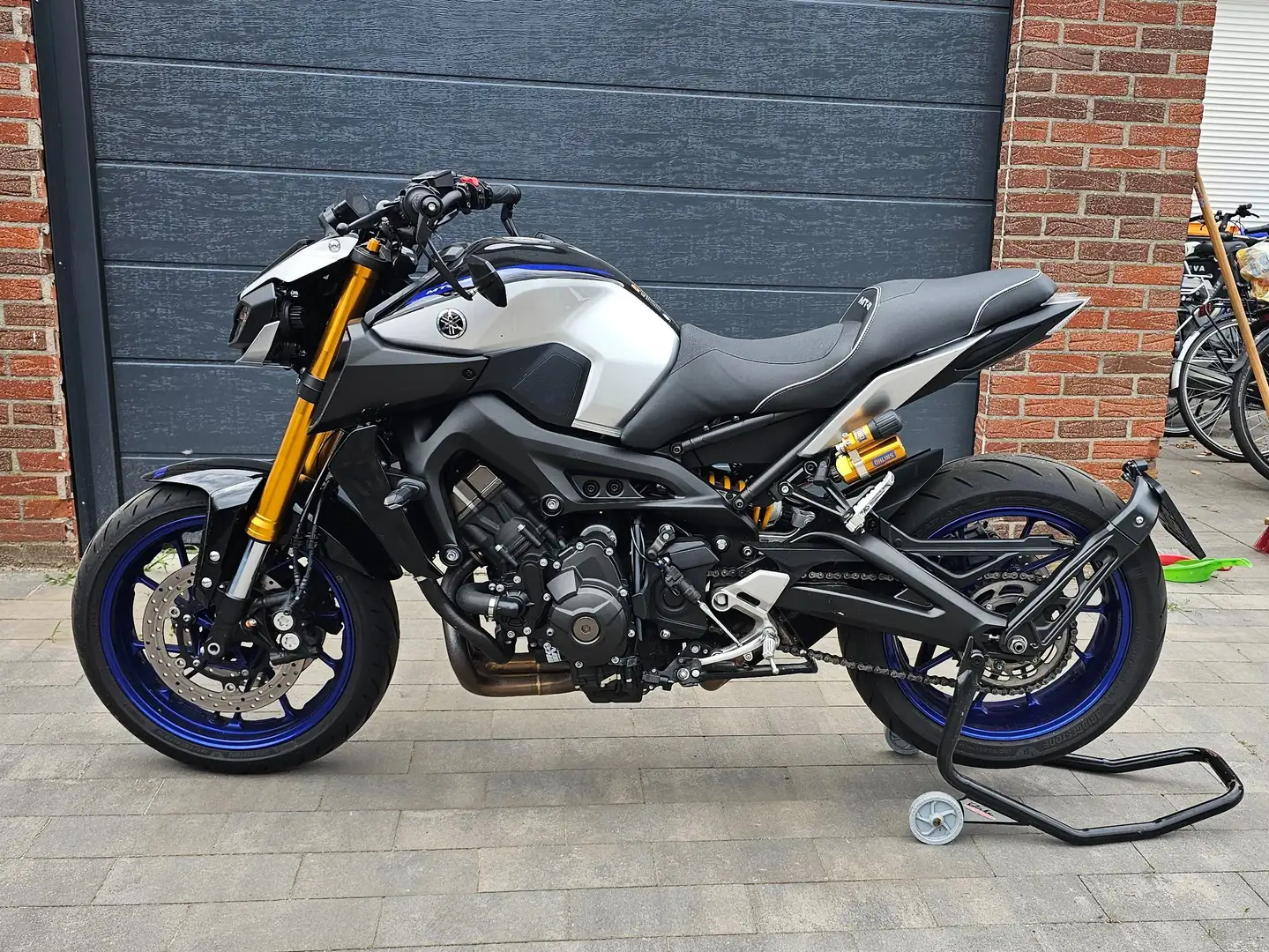 Yamaha MT-09 SP Zilver - 1