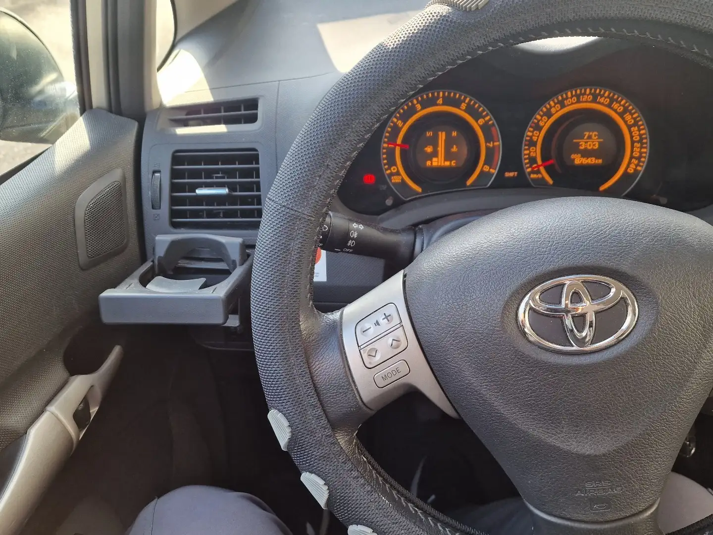 Toyota Auris 1.6 VVT-i Sol - 1