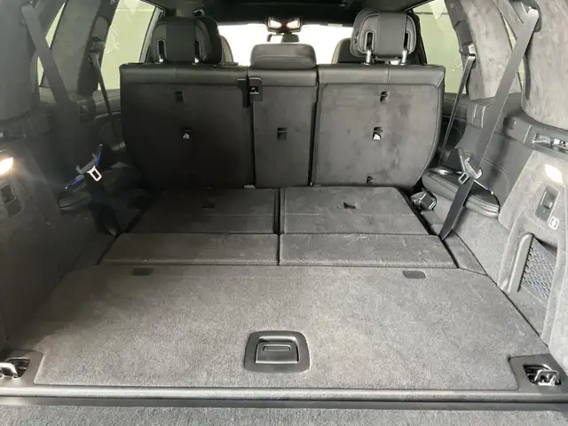 BMW X7 view 12