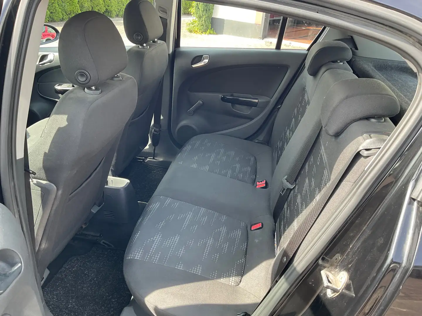 Opel Corsa 1.2 16V Schwarz - 2