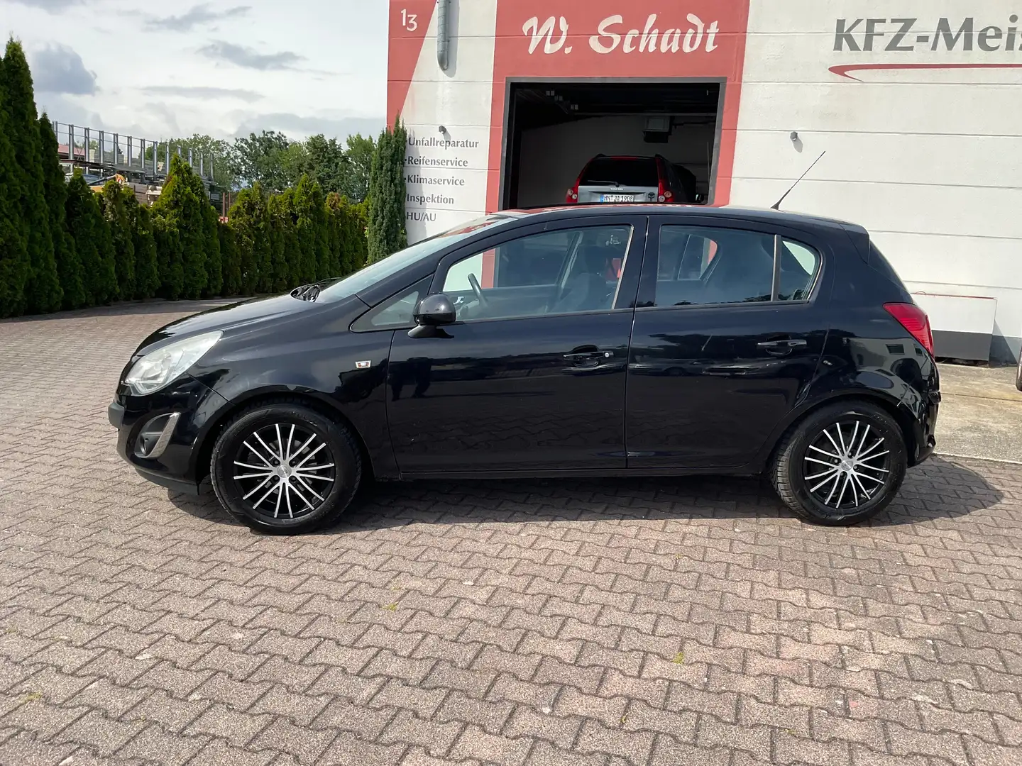 Opel Corsa 1.2 16V Schwarz - 1