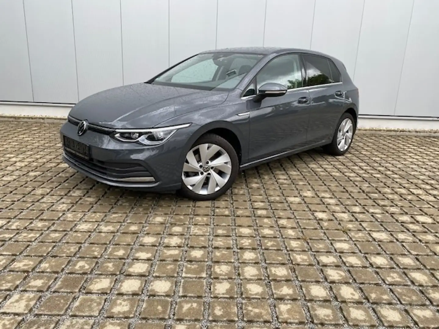 Volkswagen Golf VIII 1.5 TSI Style LED/17-ZOLL/NAVI-PRO/ASSISTENZ Grau - 2