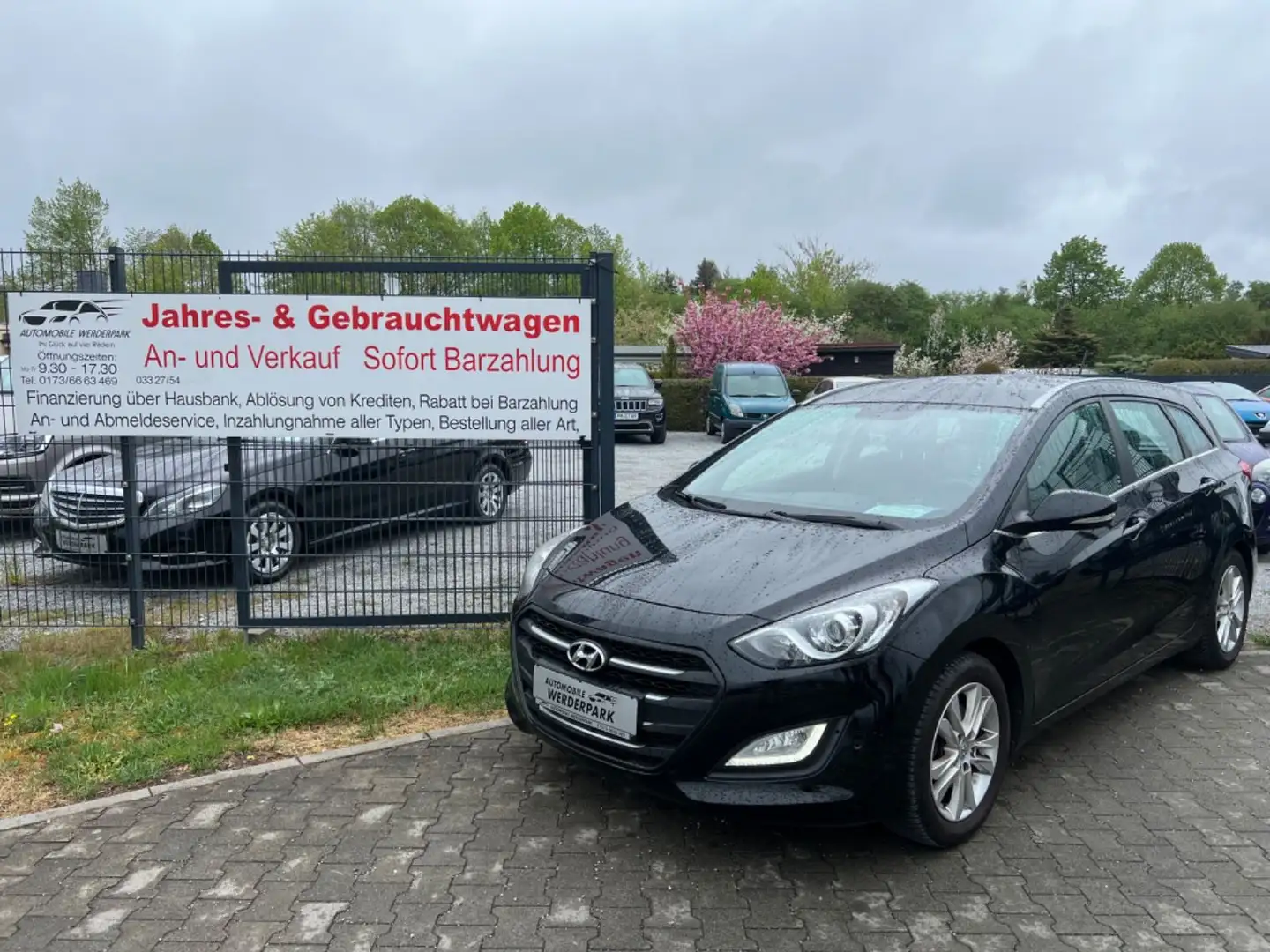 Hyundai i30 cw Trend Schwarz - 1