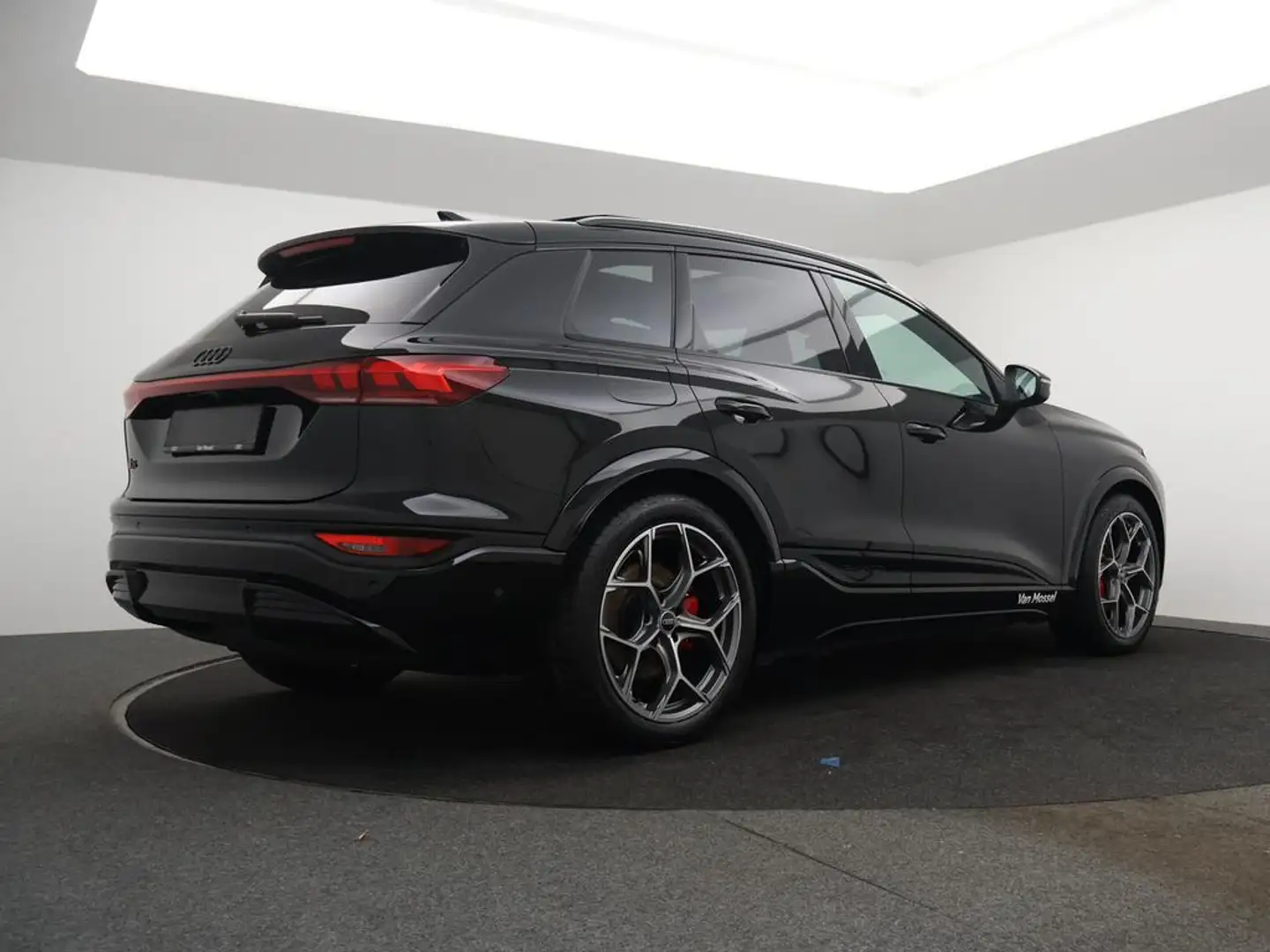 Audi Q6 e-tron Audi Q6 E-TRON SUV Advanced QUATTRO 387PK * Zwart - 2