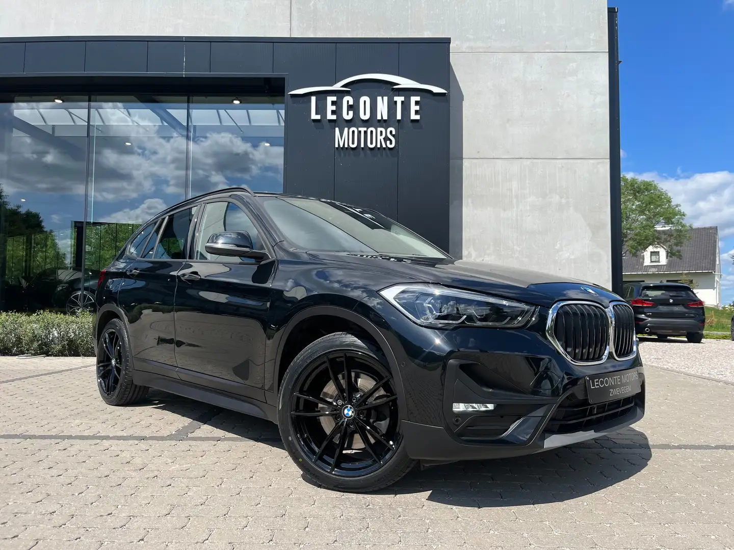BMW X1 X1 xDrive25e Plug In Hybrid Leder/Carplay/Trekhaak Zwart - 1