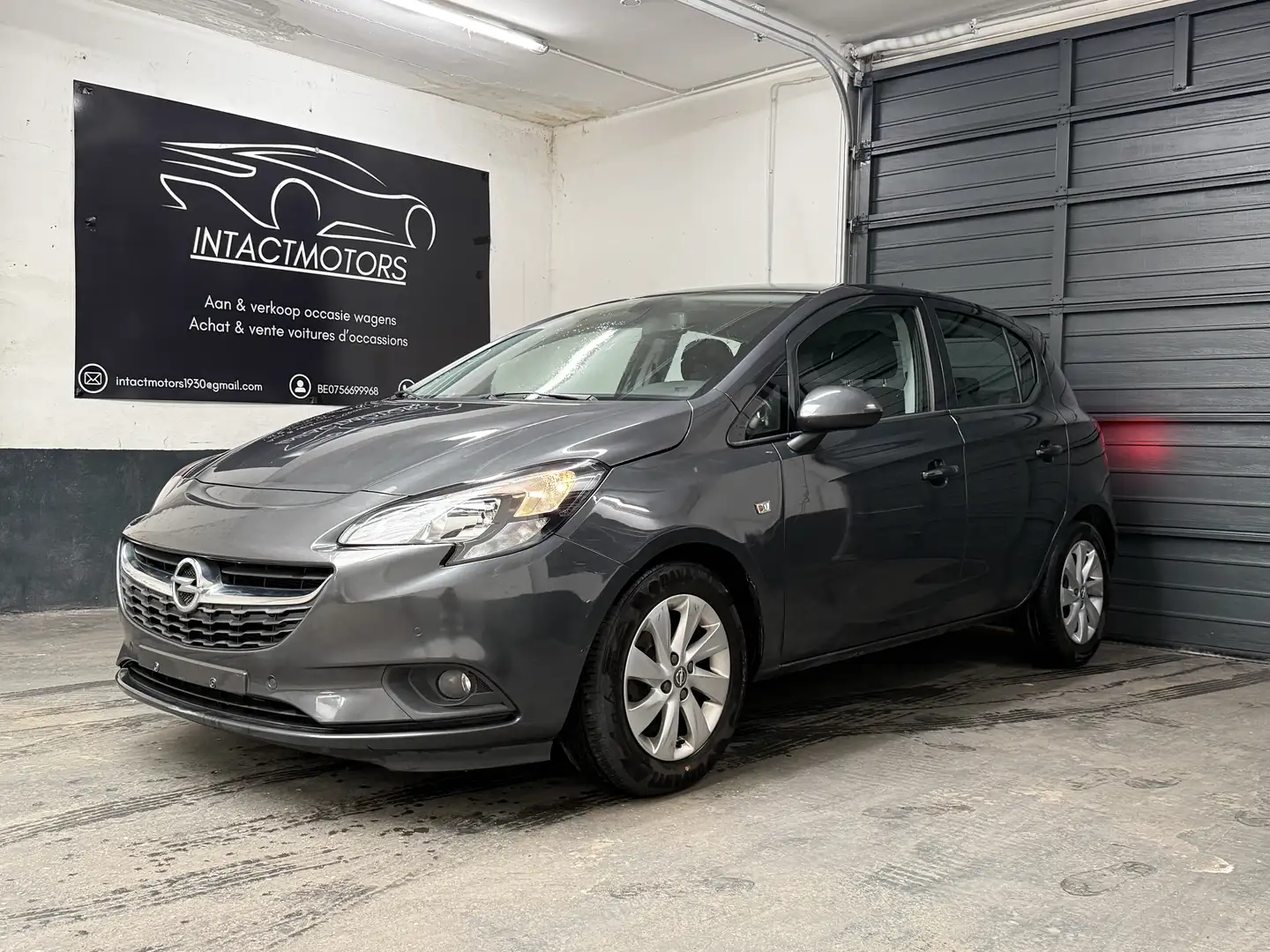 Opel Corsa 1.4i Cosmo Easytronic 94.000 KM 2018 Grijs - 2