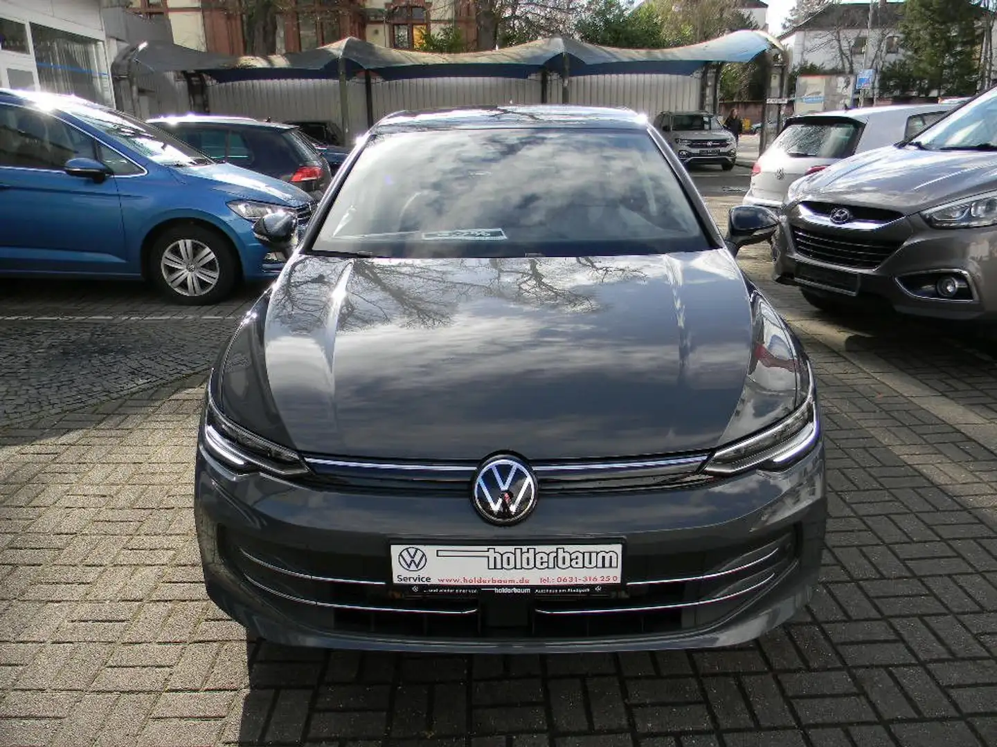 Volkswagen Golf VIII Lim. 1.5 TSI 85 kW Goal 6 Gang AHK Grau - 2
