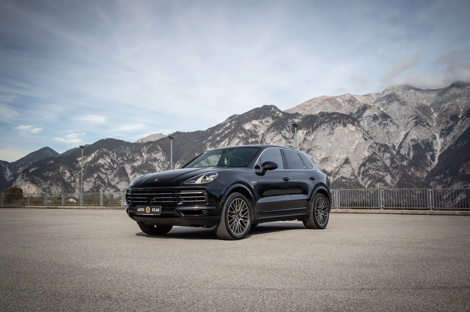 Porsche Cayenne E-Hybrid - 1
