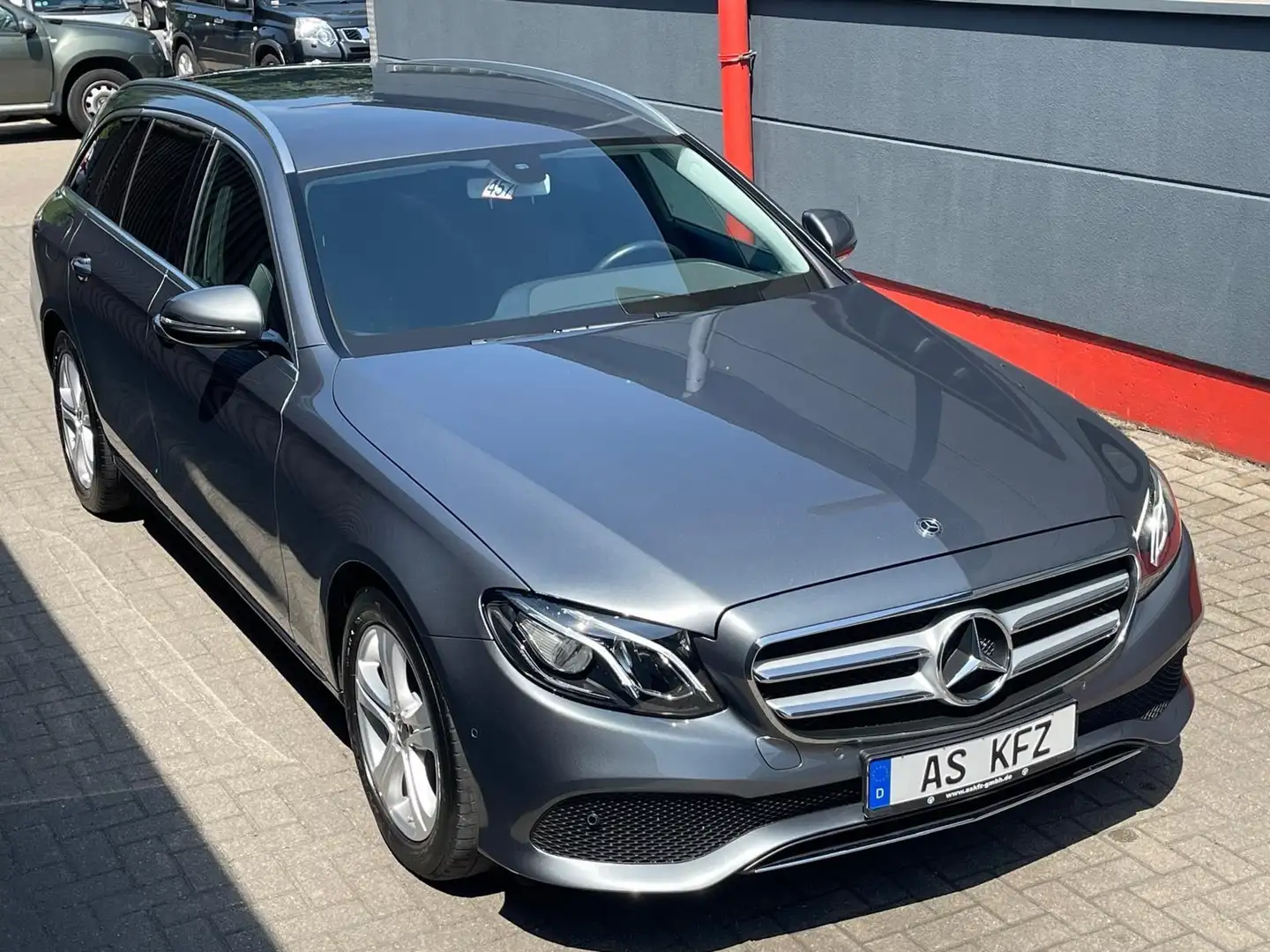 Mercedes-Benz E 220 CDI  T MODELL KLIMA NAVI LED ALU´S SHZ LED Grau - 1