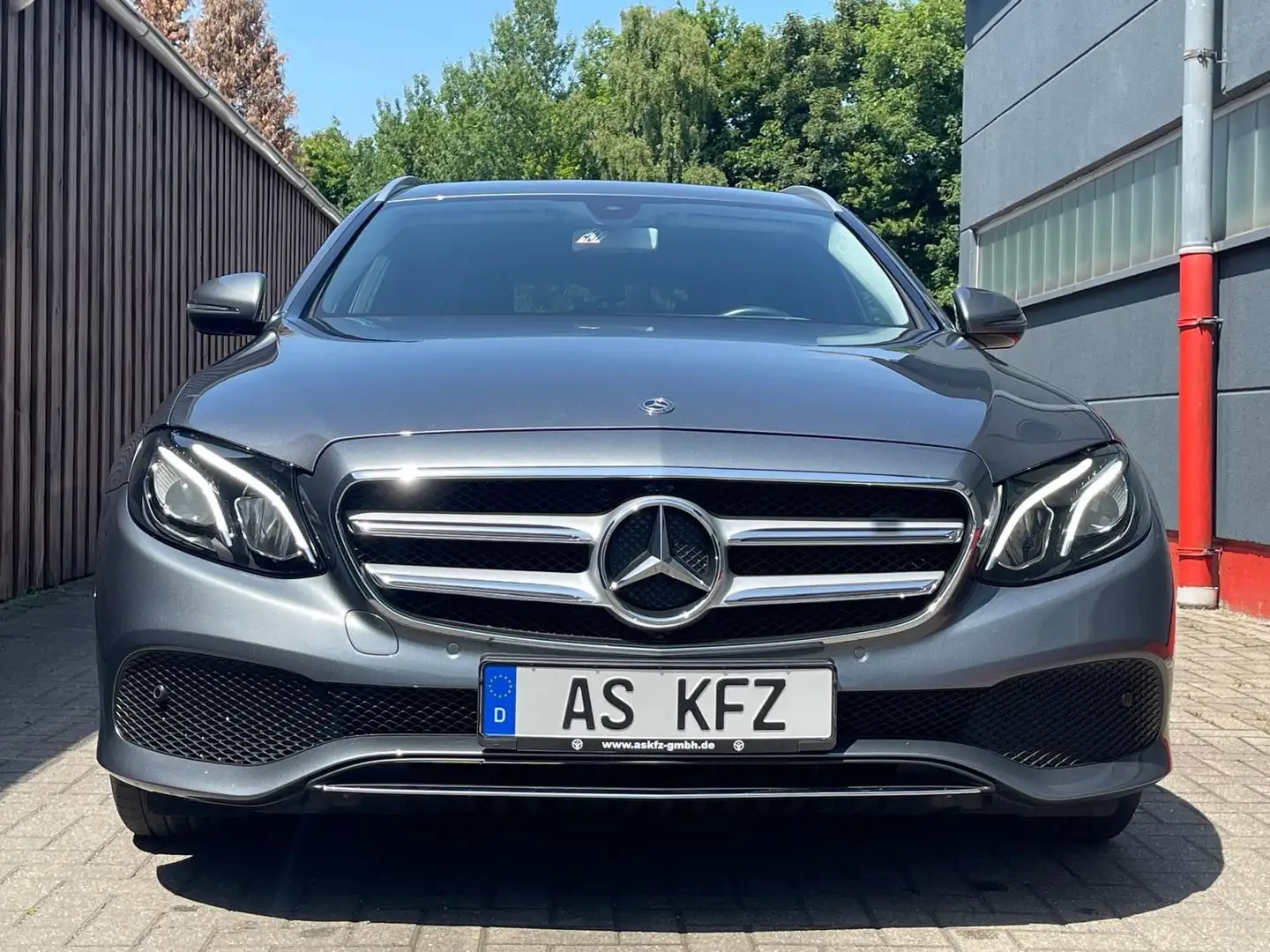 Mercedes-Benz E 220 CDI  T MODELL KLIMA NAVI LED ALU´S SHZ LED Grau - 2