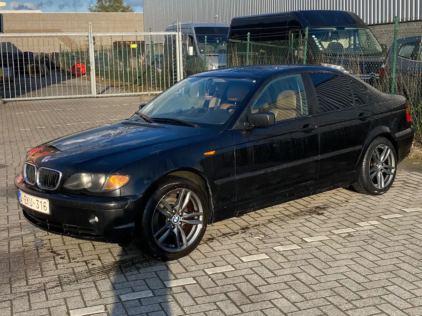 BMW 320 320d Noir - 1