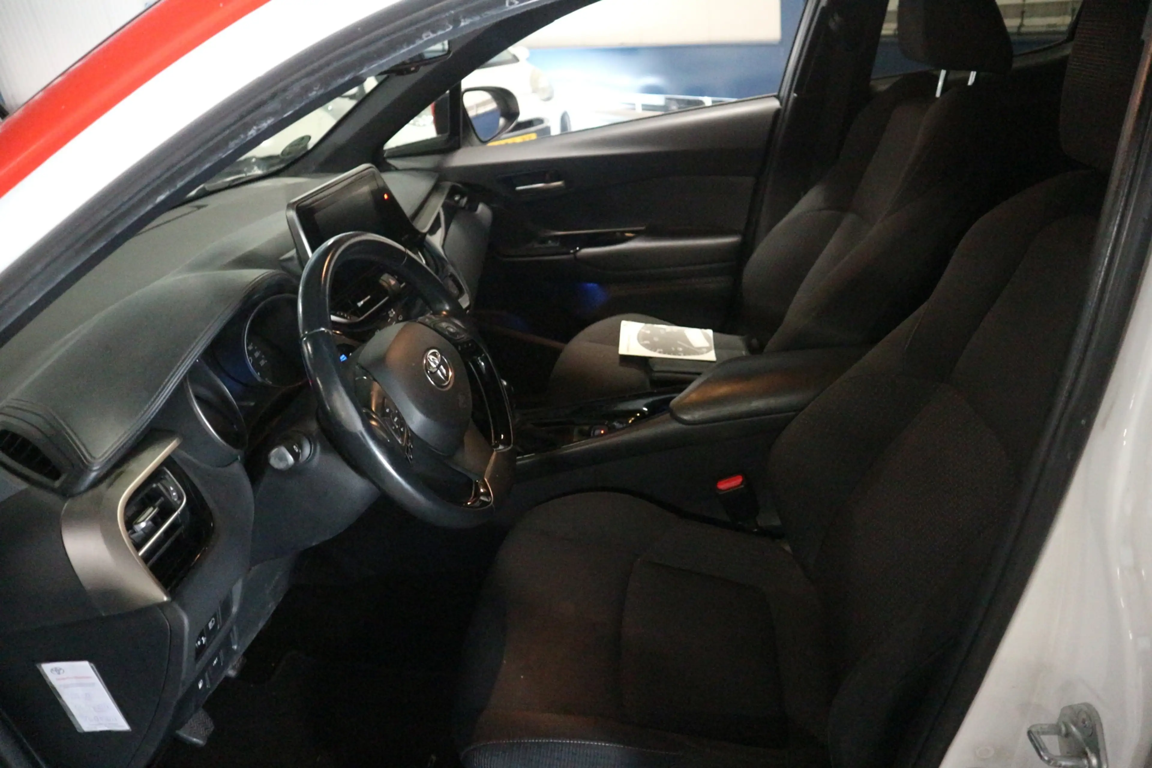 Toyota C-HR 1.2 Energy / BTW / NAVI / STOELVERWARMING / DEALER — photo 14