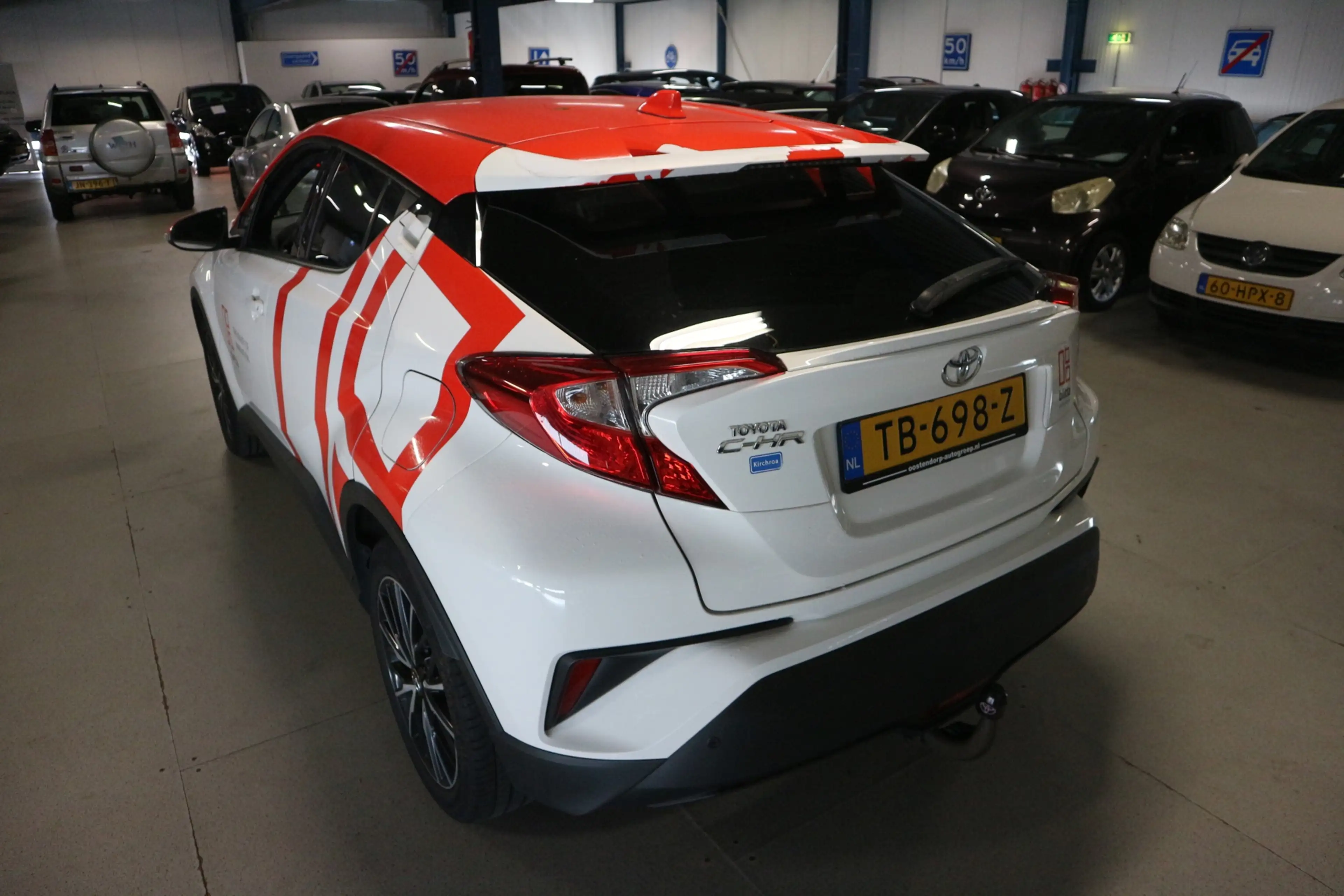Toyota C-HR 1.2 Energy / BTW / NAVI / STOELVERWARMING / DEALER — photo 11