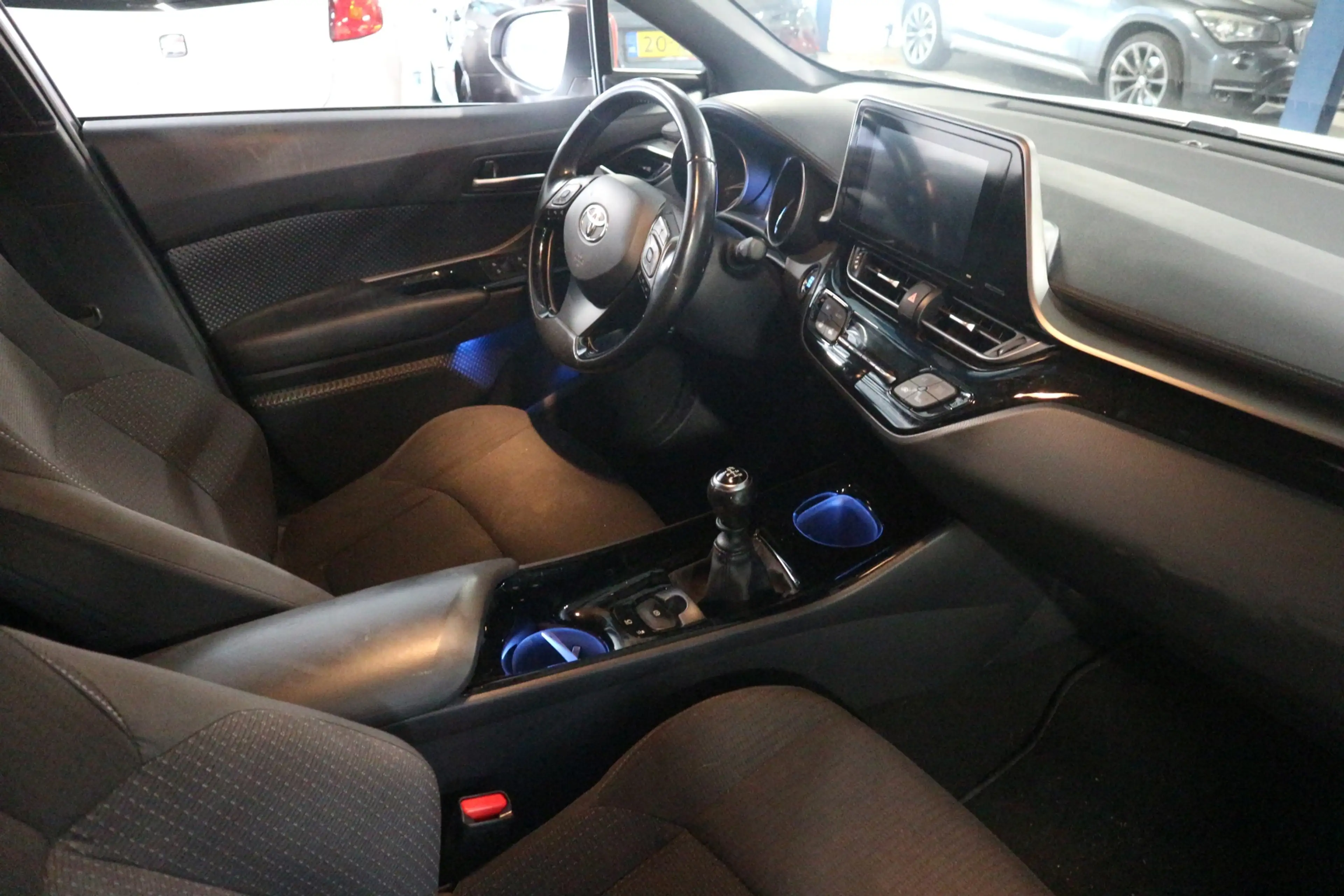 Toyota C-HR 1.2 Energy / BTW / NAVI / STOELVERWARMING / DEALER — photo 2