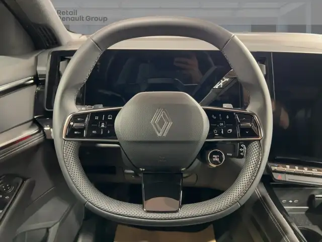 Renault Austral view 11