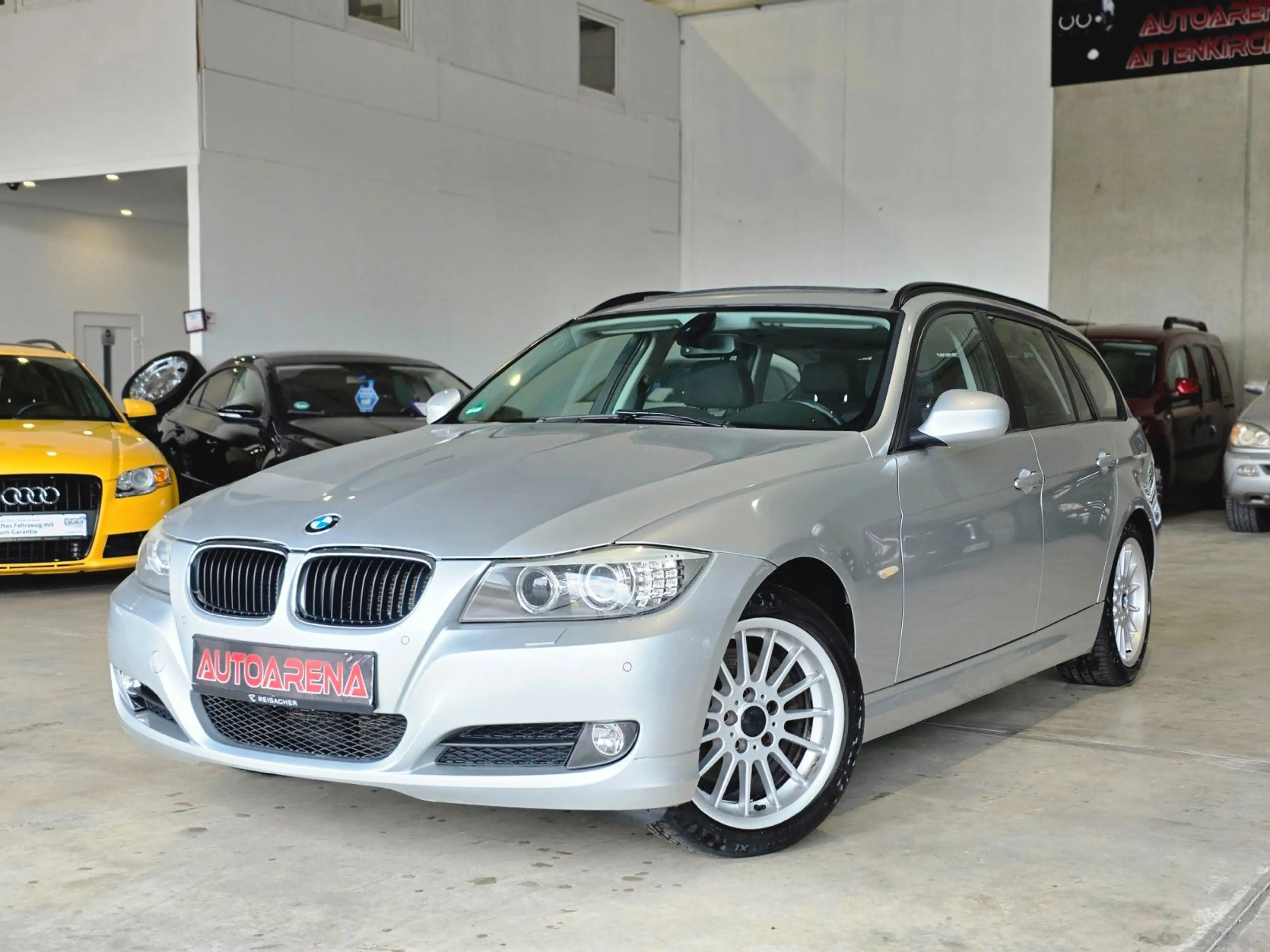 BMW 320 i Touring Edition |PANO|XENON|SHZ|AHK|PDC