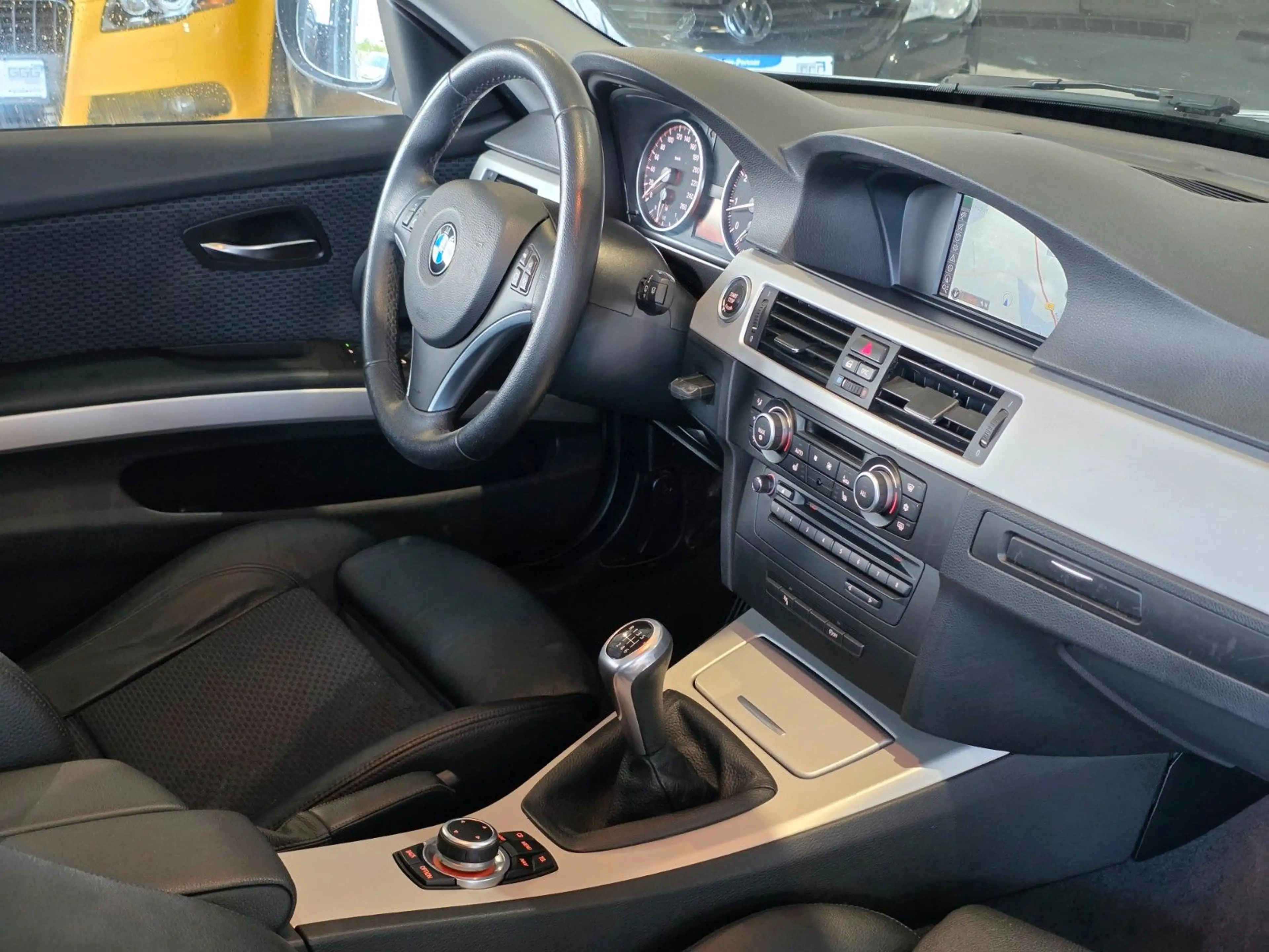 BMW 320 i Touring Edition |PANO|XENON|SHZ|AHK|PDC — photo 13
