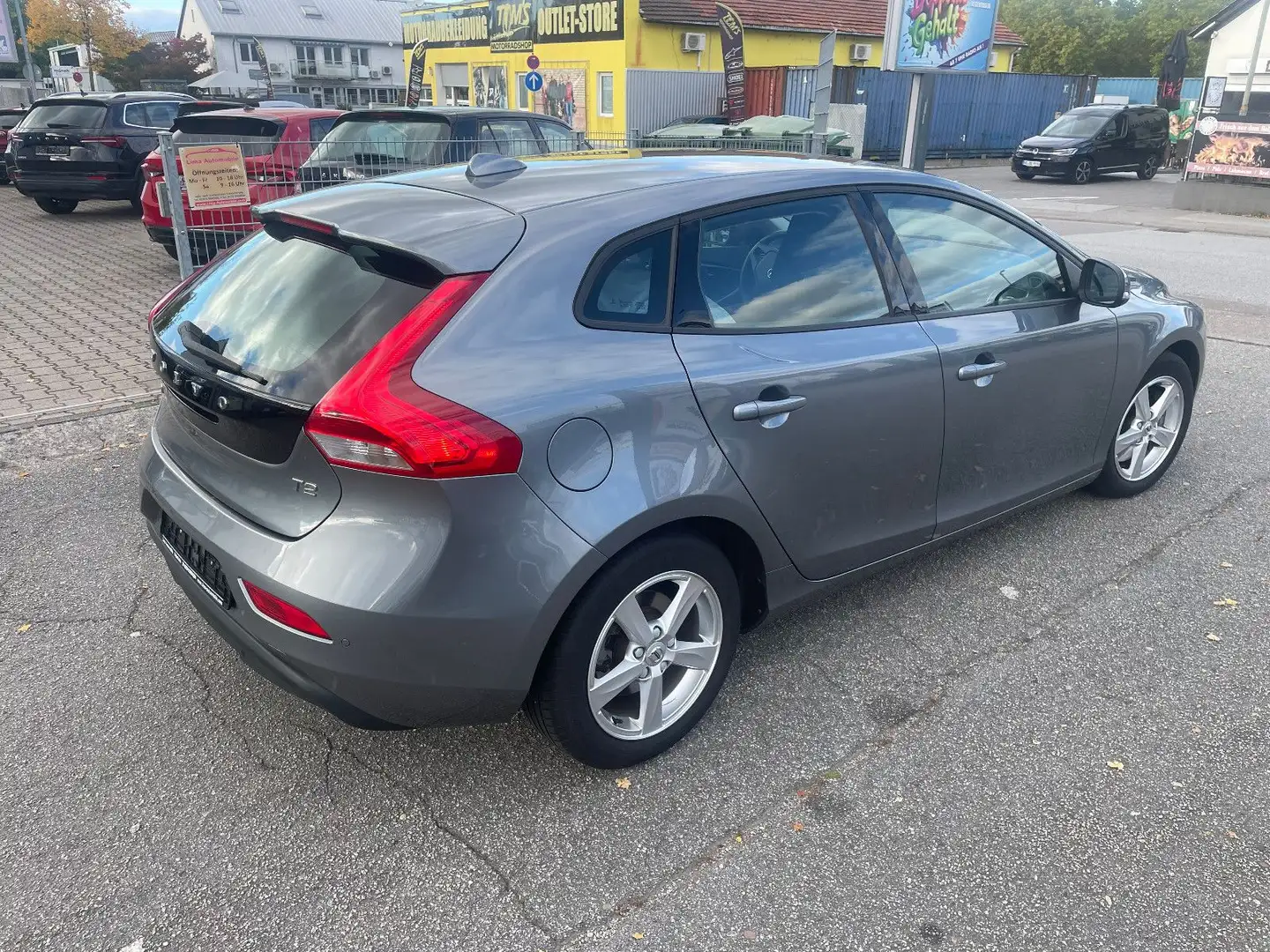 Volvo V40 Kinetic Grau - 2