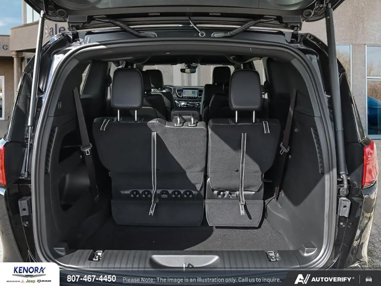 Chrysler Grand Caravan снимка Chrysler Grand Caravan