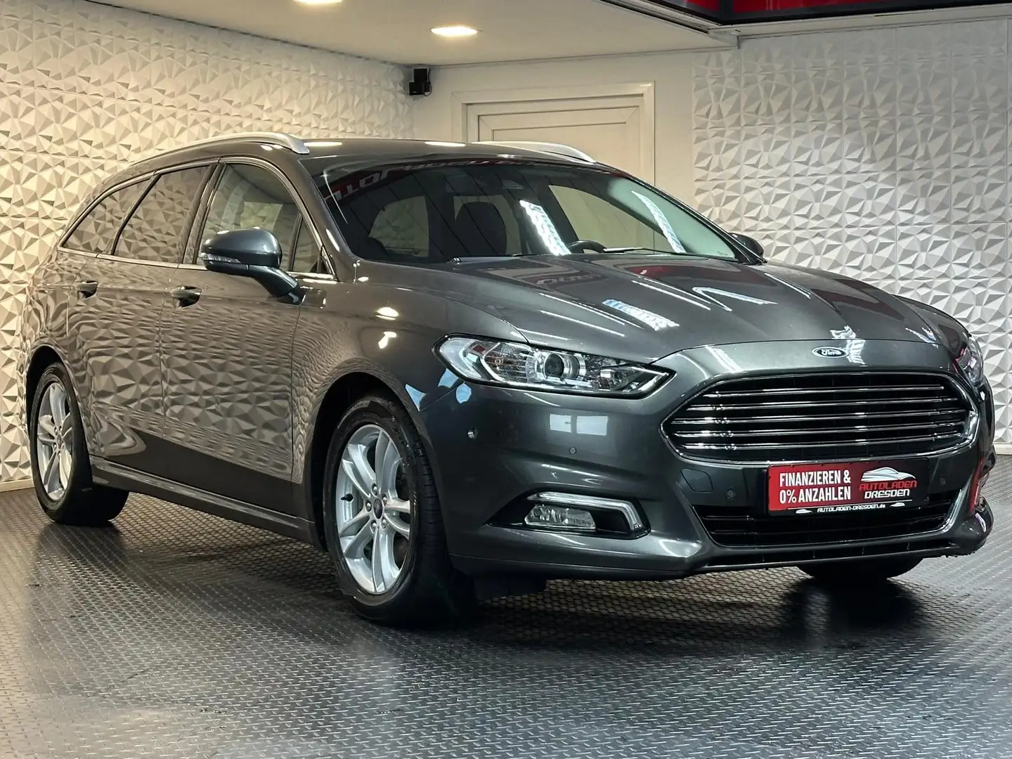 Ford Mondeo 1.5EB TITANIUM TURNIER* SHZ#FH#TEMPO#NAVI Grijs - 2