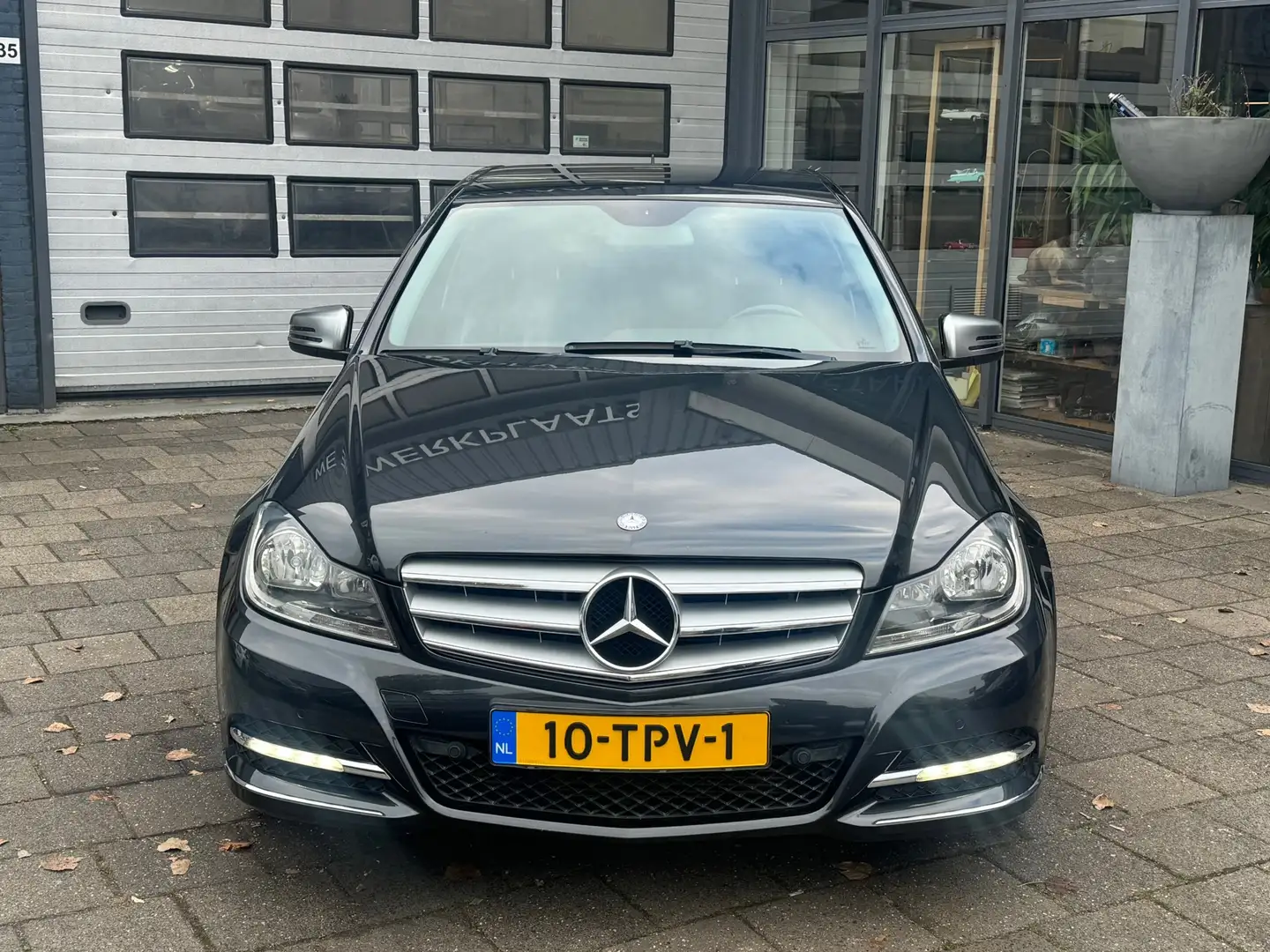 Mercedes-Benz C 180 Premium Edition | Clima | Navi | Automaat | PDC V+ Zwart - 2