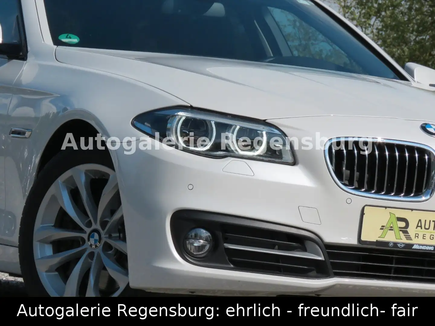 BMW 530 Baureihe 5 Touring 530d xDrive*LED*NAVI GROß Biały - 1