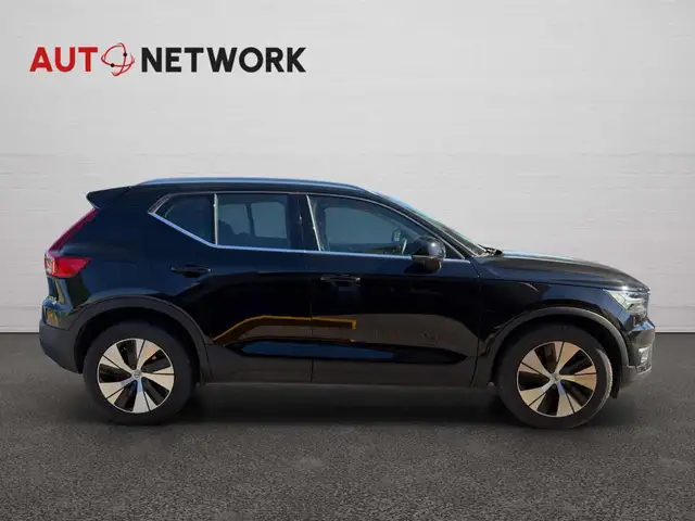 Volvo XC40 view 8