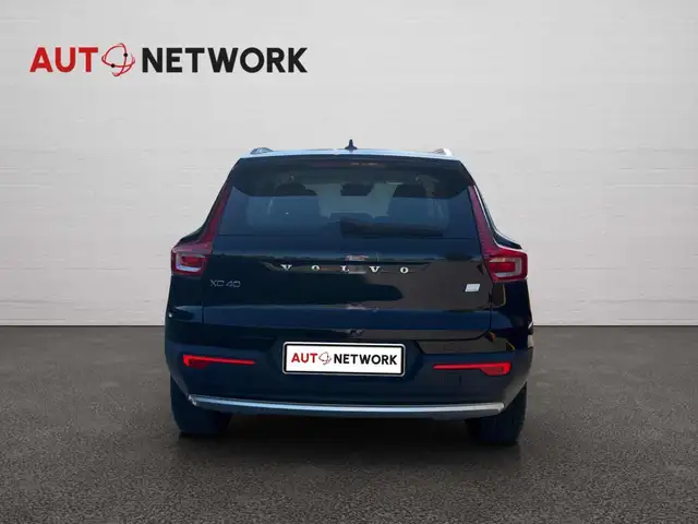 Volvo XC40 view 6