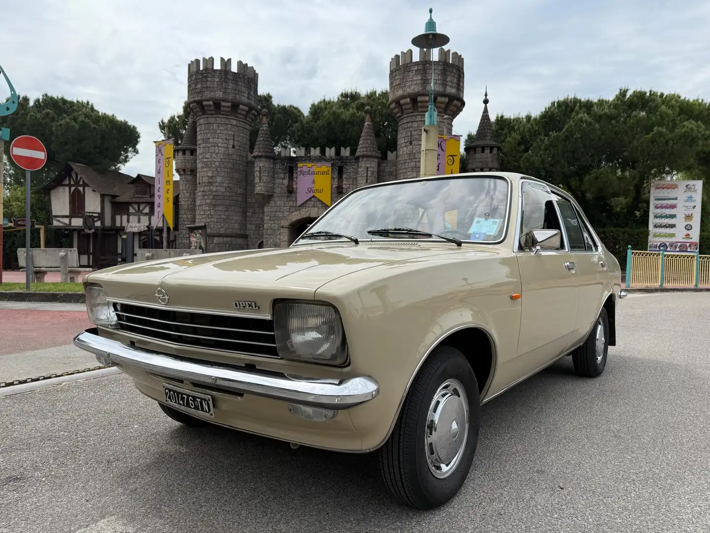 Opel Kadett C 10 S Beige - 1
