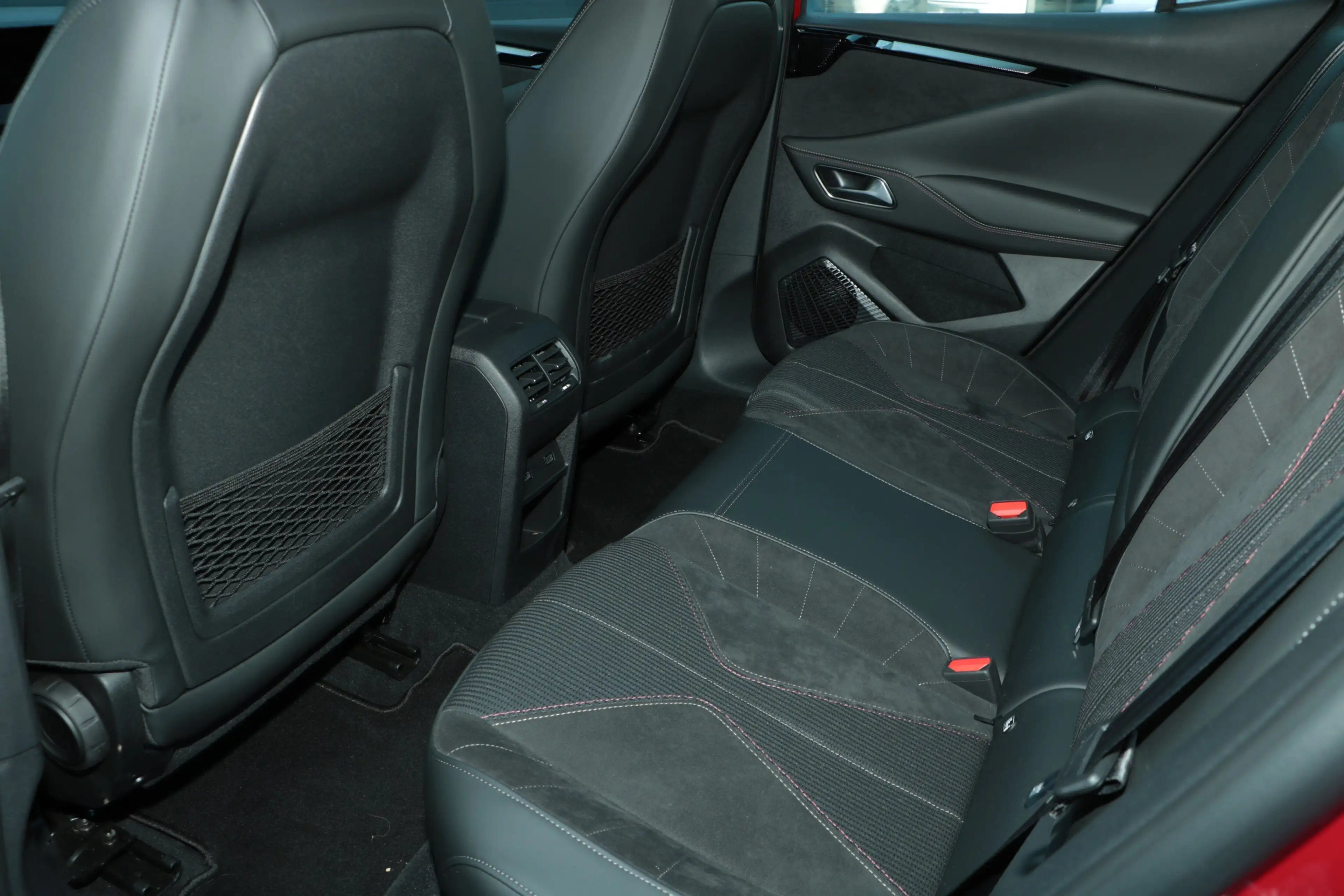 DS Automobiles DS 4 DS4 1.2 PureTech 130 Performance Line Klimaau./ Fr — photo 8