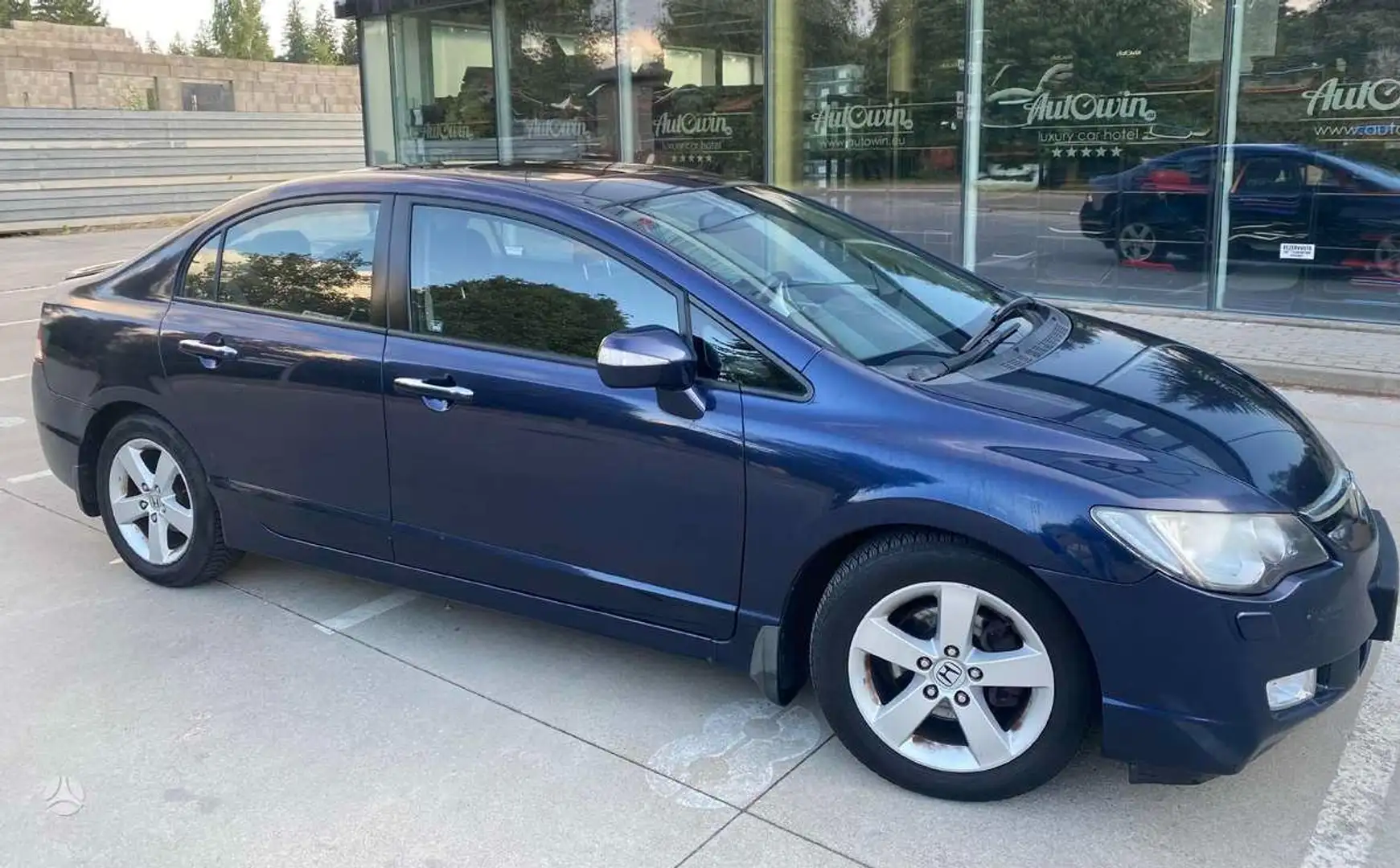 Honda Civic 1.8 i-VTEC Blau - 1