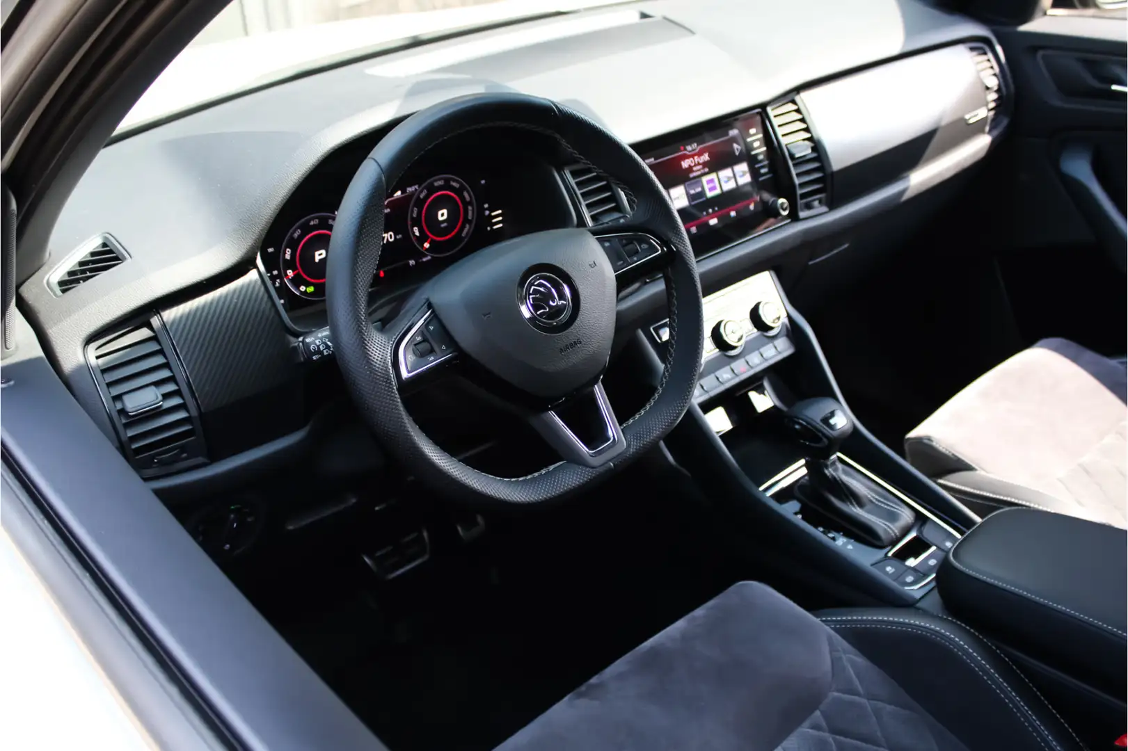 Skoda Kodiaq 1.5TSi Sportline Business | 7-Pers! | Trekhaak | Gris - 2